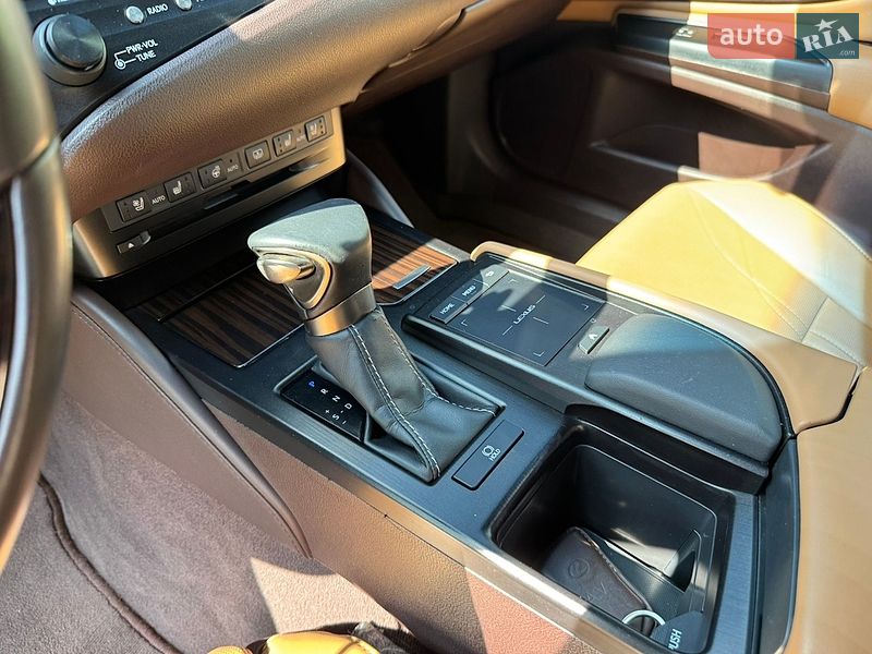 Седан Lexus ES 2019 в Харькове