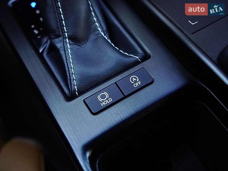Седан Lexus ES 2019 в Львове