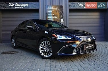Седан Lexus ES 2019 в Львове