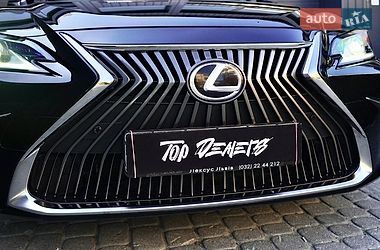 Седан Lexus ES 2019 в Львове
