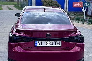 Седан Lexus ES 2022 в Киеве