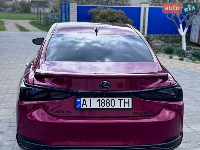 Седан Lexus ES 2022 в Киеве