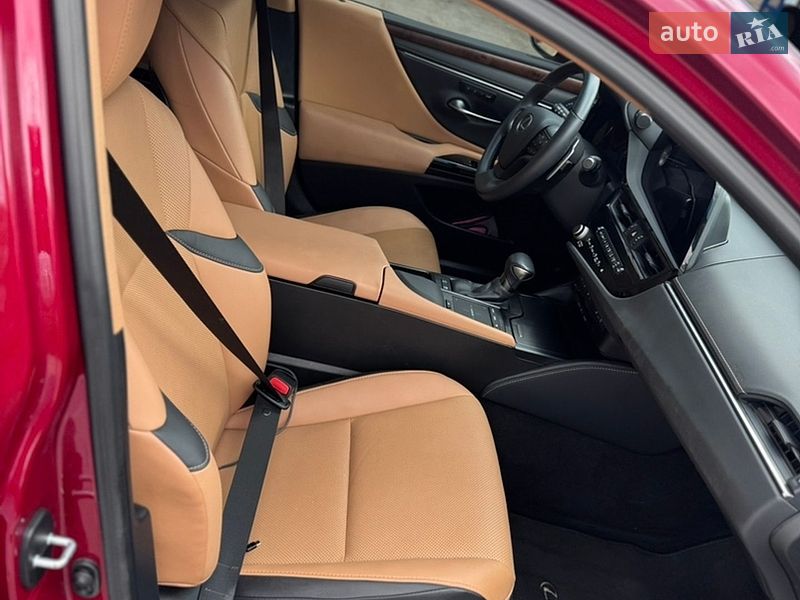 Седан Lexus ES 2022 в Киеве