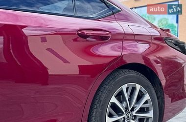 Седан Lexus ES 2022 в Киеве