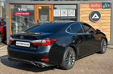 Седан Lexus ES 2015 в Житомирі