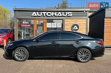 Седан Lexus ES 2015 в Житомирі