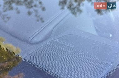 Седан Lexus ES 2018 в Дніпрі