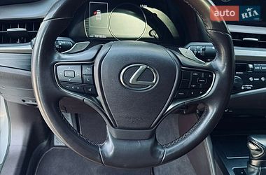 Седан Lexus ES 2018 в Дніпрі