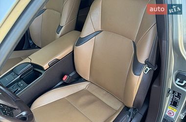 Седан Lexus ES 2018 в Дніпрі
