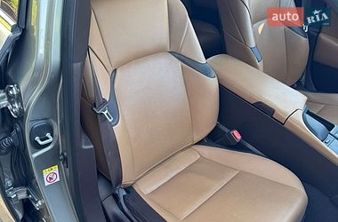Седан Lexus ES 2018 в Дніпрі