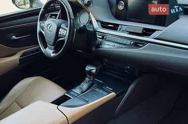 Седан Lexus ES 2018 в Дніпрі
