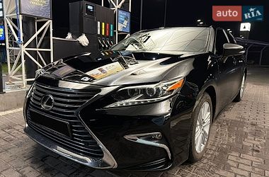 Седан Lexus ES 2015 в Киеве