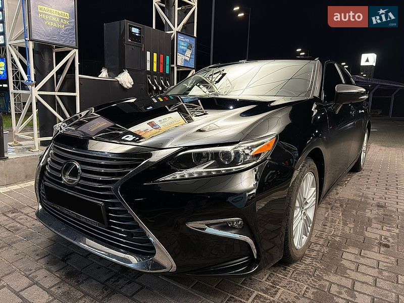 Седан Lexus ES 2015 в Киеве