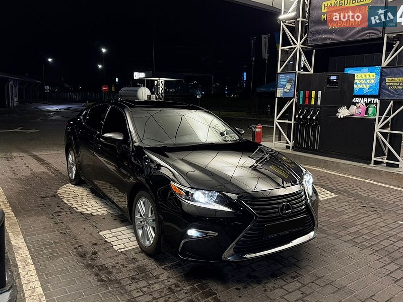 Седан Lexus ES 2015 в Киеве