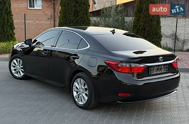 Седан Lexus ES 2013 в Вінниці