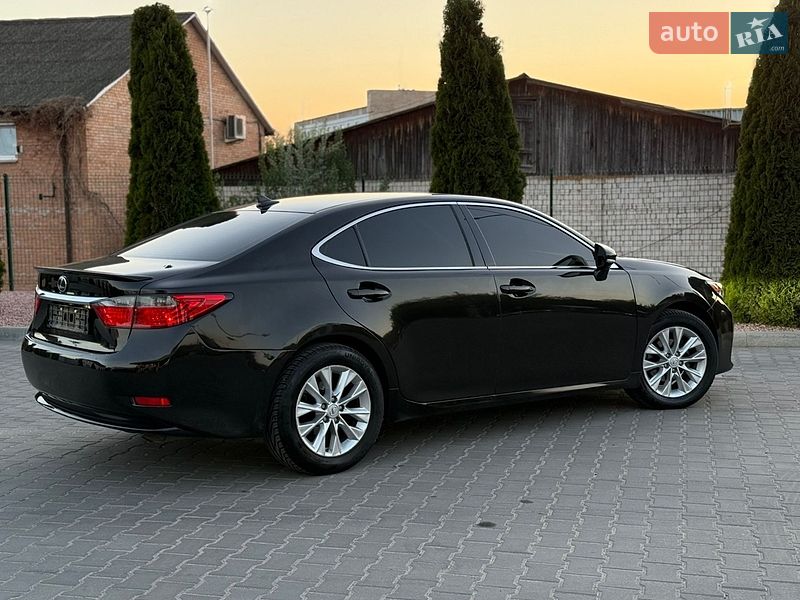 Седан Lexus ES 2013 в Вінниці