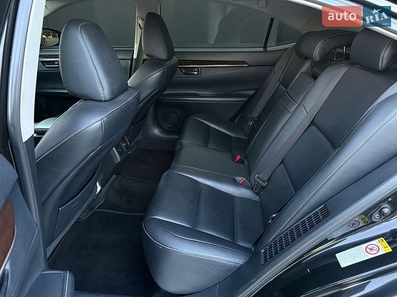Седан Lexus ES 2013 в Вінниці