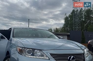 Седан Lexus ES 2012 в Коростене