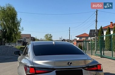 Седан Lexus ES 2020 в Киеве