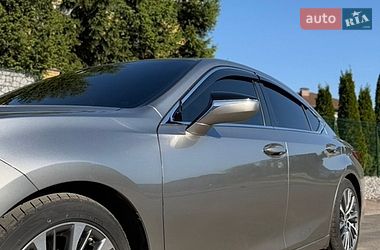 Седан Lexus ES 2020 в Киеве
