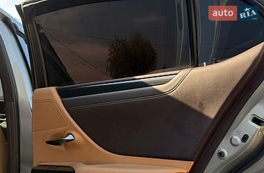 Седан Lexus ES 2020 в Киеве