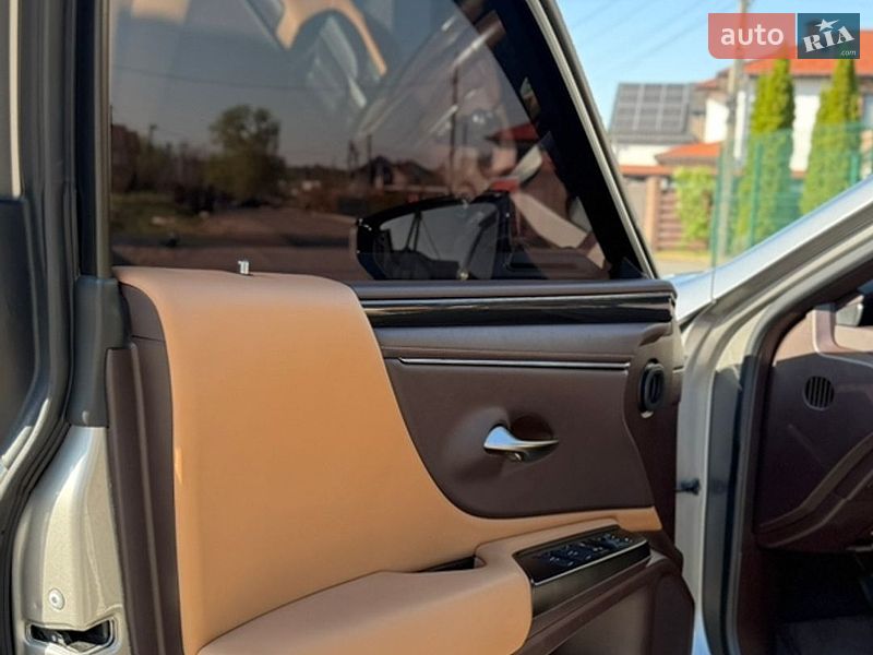 Седан Lexus ES 2020 в Киеве