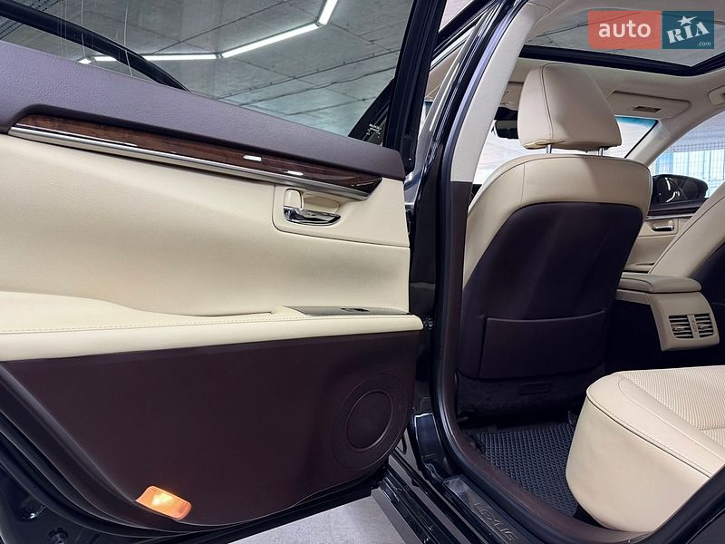 Седан Lexus ES 2018 в Одессе