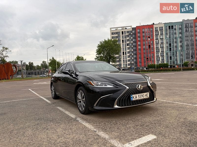 Lexus ES 2019