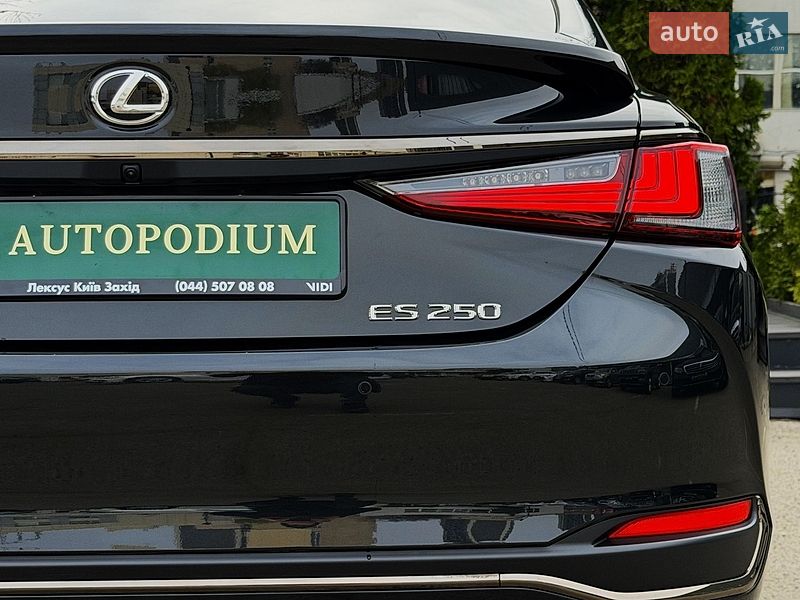 Седан Lexus ES 2023 в Киеве