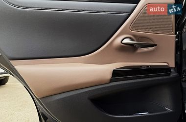 Седан Lexus ES 2023 в Киеве
