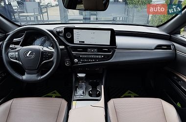 Седан Lexus ES 2023 в Киеве
