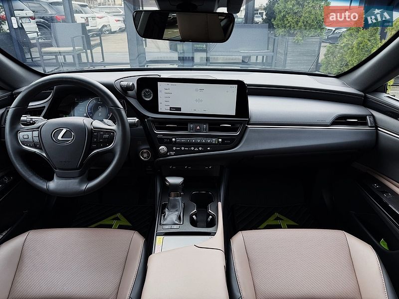 Седан Lexus ES 2023 в Киеве
