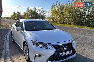 Седан Lexus ES 2016 в Івано-Франківську