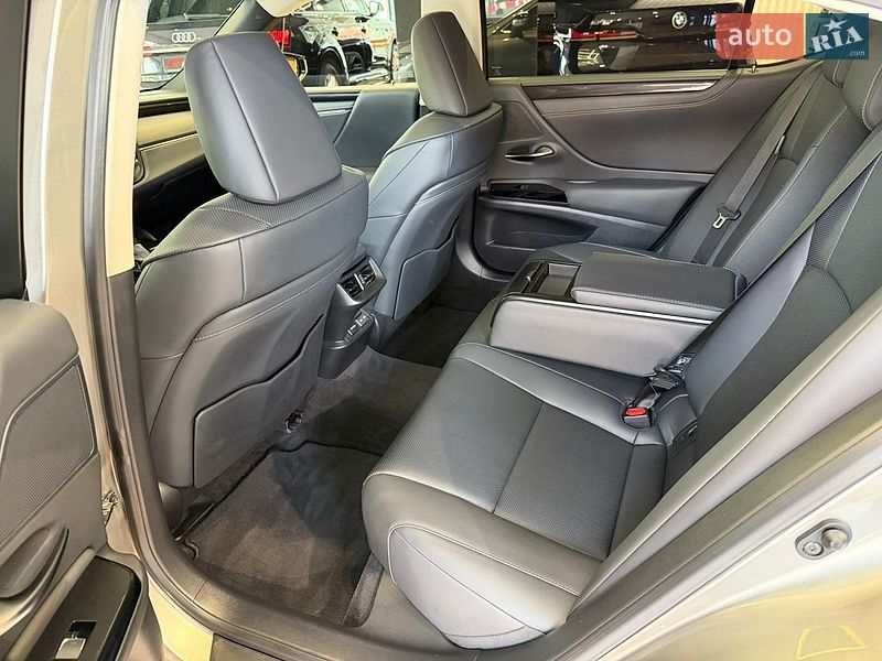 Седан Lexus ES 2022 в Киеве фото 45 Седан Lexus ES 2022 в Киеве