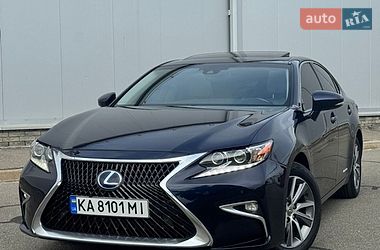 Седан Lexus ES 2015 в Борисполі