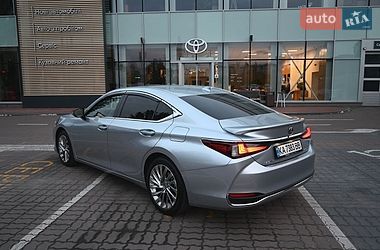 Седан Lexus ES 2023 в Киеве