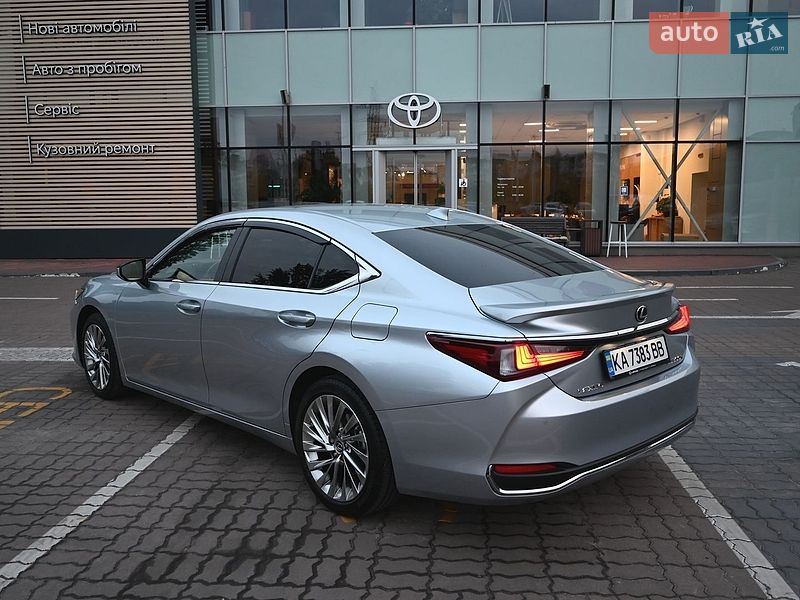 Седан Lexus ES 2023 в Киеве