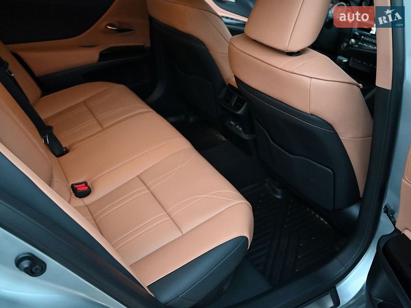 Седан Lexus ES 2023 в Киеве
