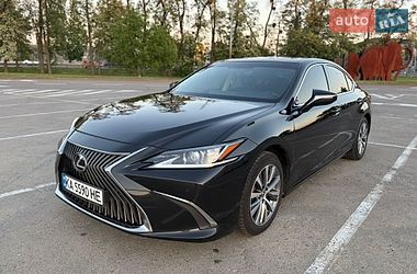 Седан Lexus ES 2019 в Киеве
