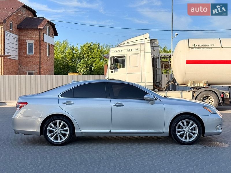Седан Lexus ES 2009 в Тернополі