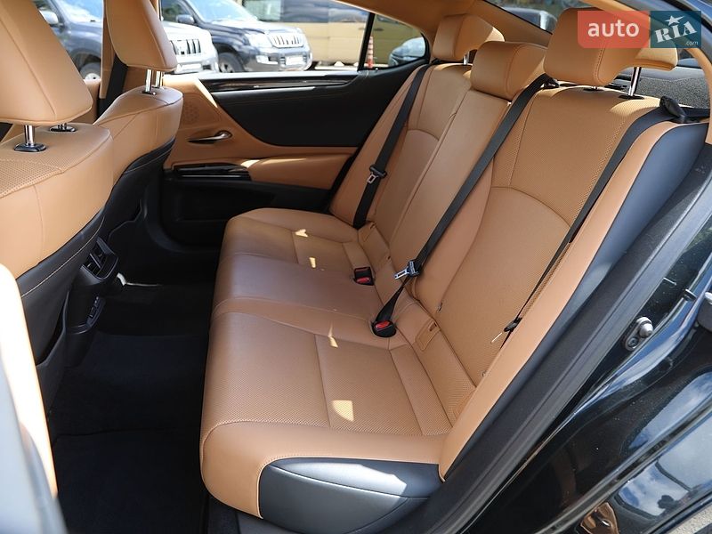 Седан Lexus ES 2022 в Харкові
