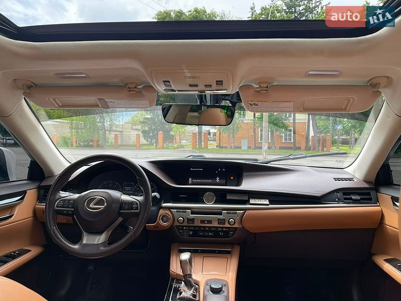 Седан Lexus ES 2016 в Сумах