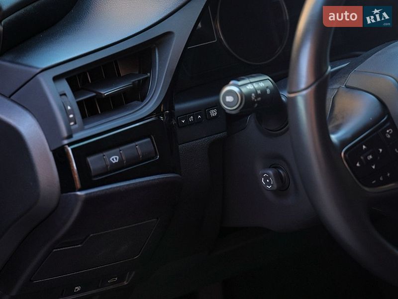 Седан Lexus ES 2024 в Одессе