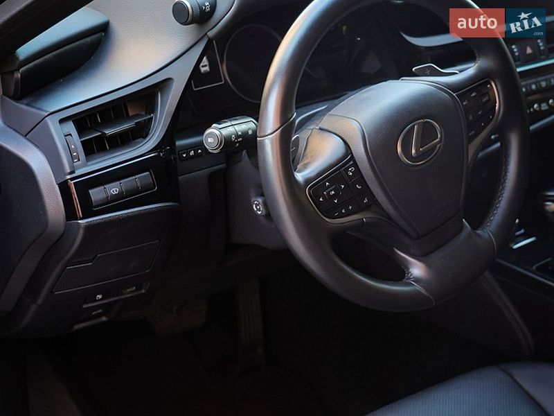 Седан Lexus ES 2024 в Одессе