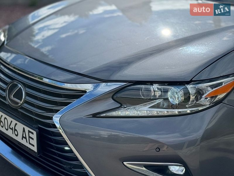 Седан Lexus ES 2016 в Києві