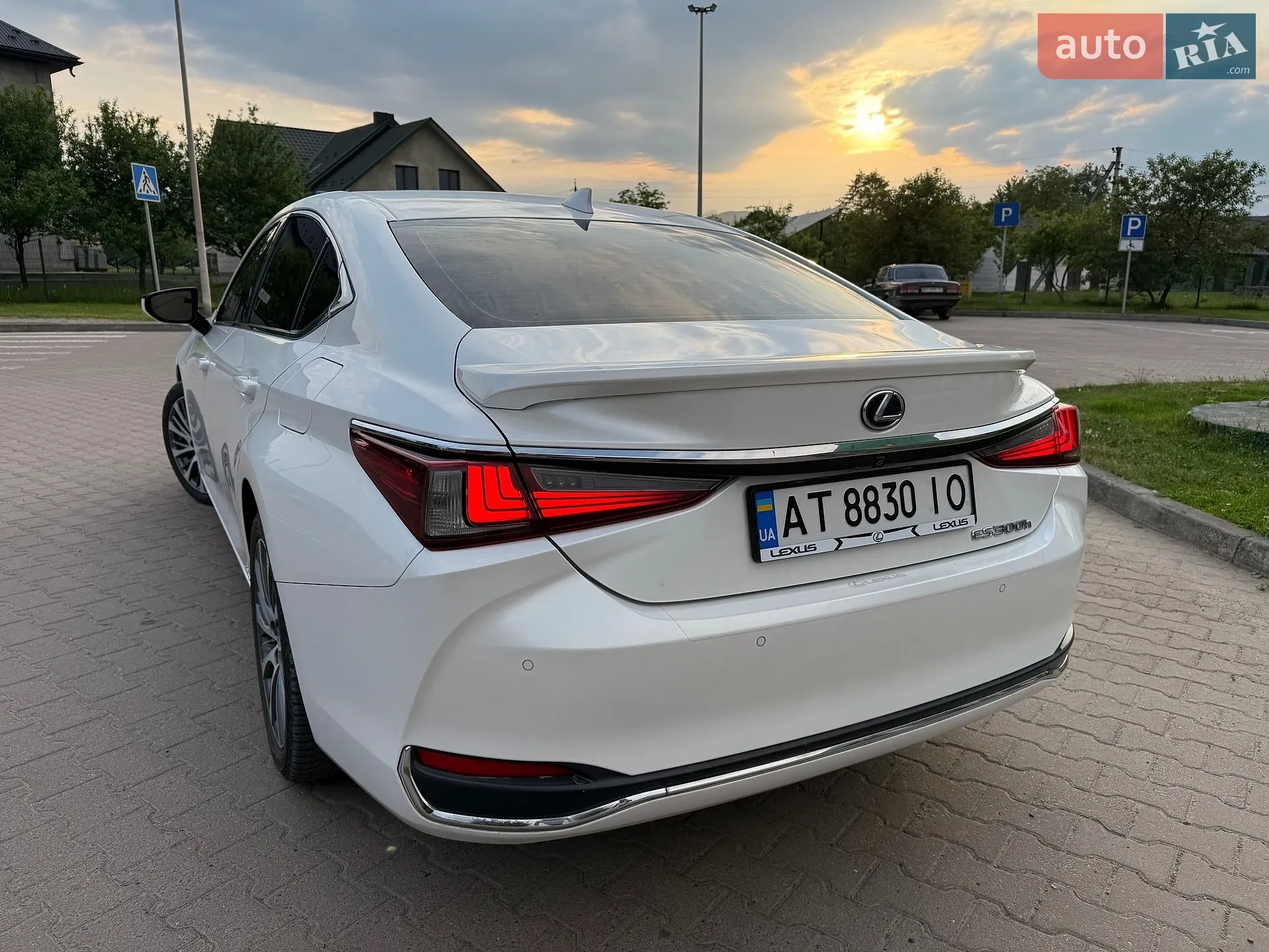 2019 Lexus ES - мініатюра 17