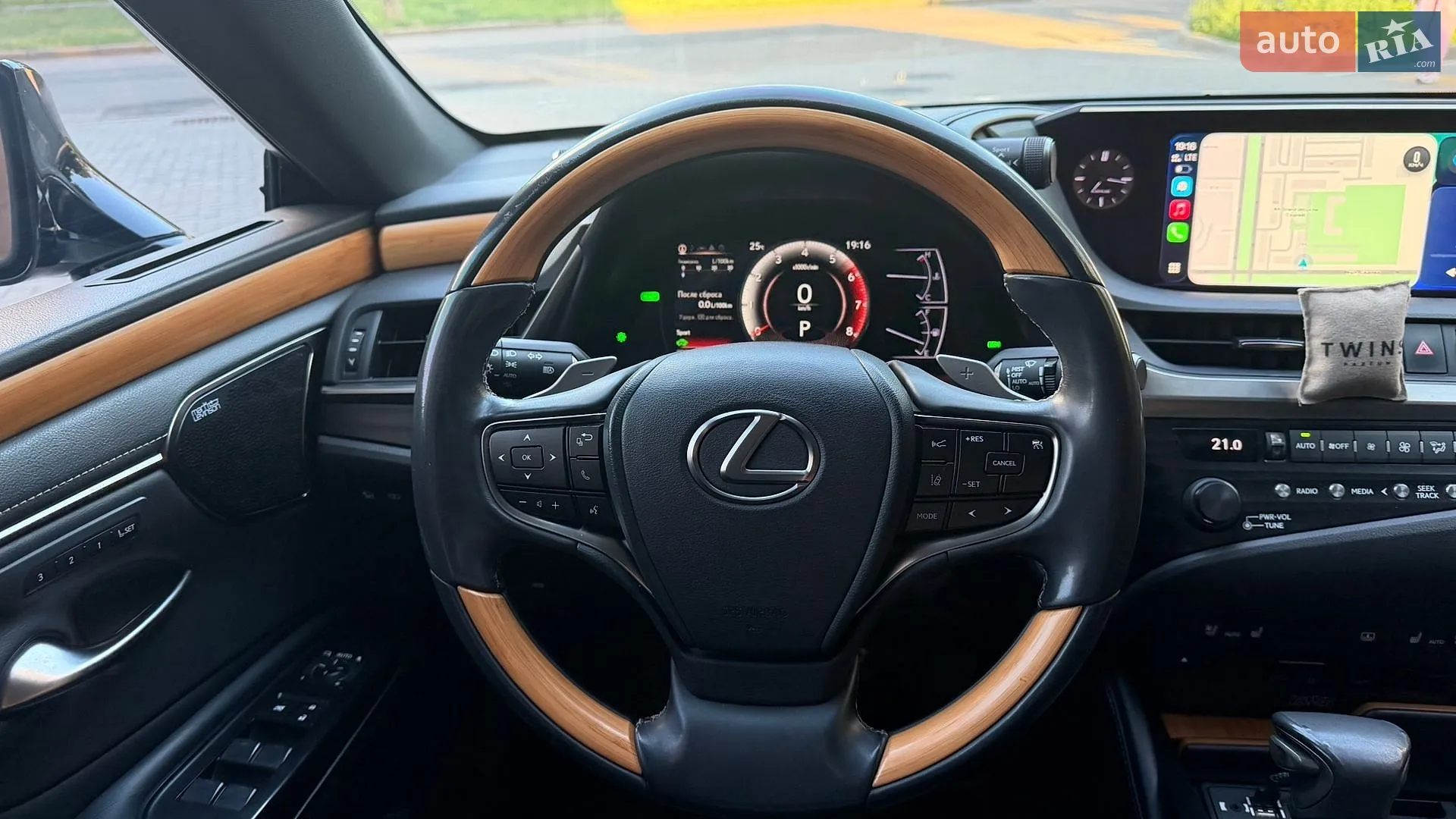 2019 Lexus ES - мініатюра 11