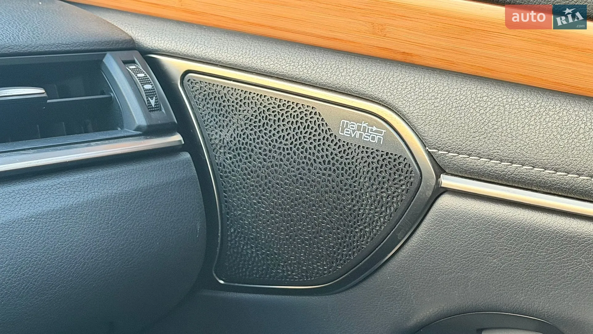 2019 Lexus ES - мініатюра 17