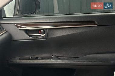 Седан Lexus ES 2017 в Тернополе