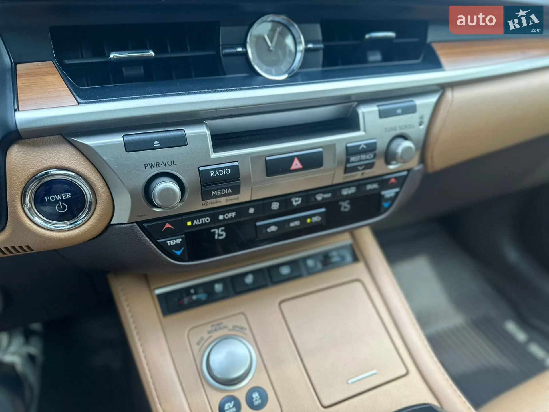 2016 Lexus ES - мініатюра 18